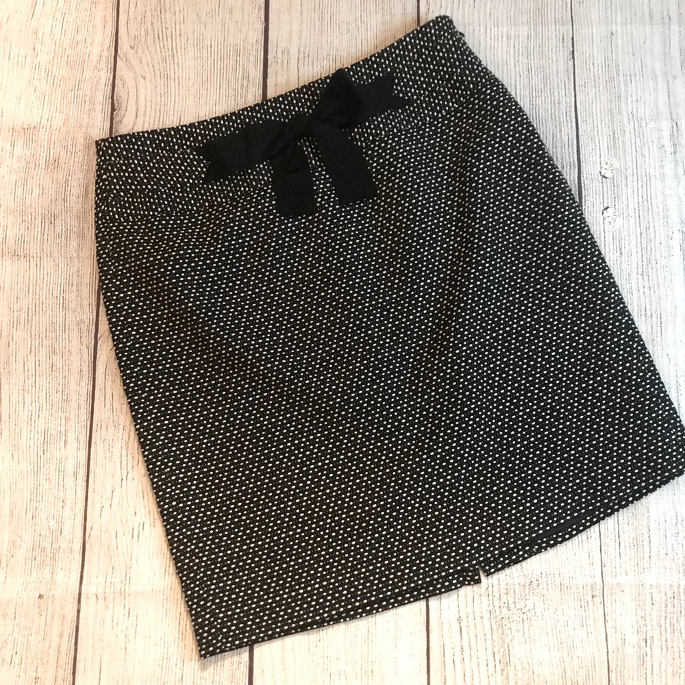 Loft Black and White Bow Skirt Size 6